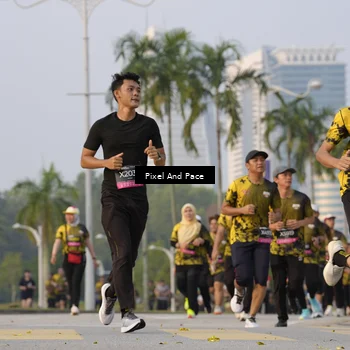 Runner Photo 6451200