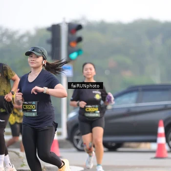 Runner Photo 6451372