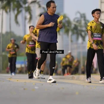 Runner Photo 6451775