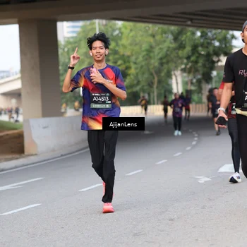 Runner Photo 6451800