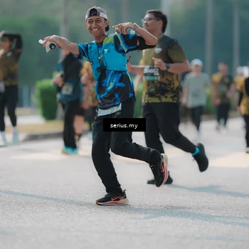 Runner Photo 6452056