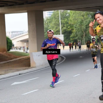 Runner Photo 6452071