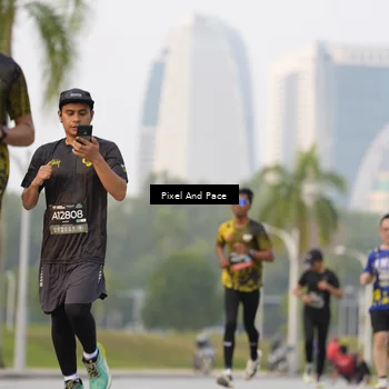 Runner Photo 6452253