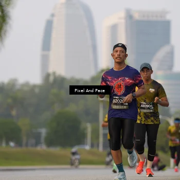 Runner Photo 6452330