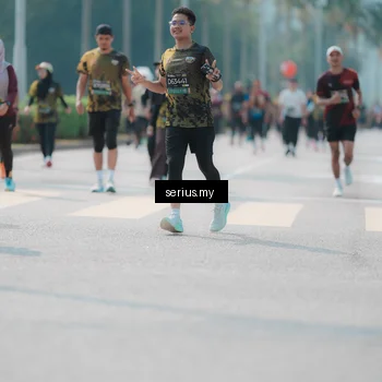 Runner Photo 6452337