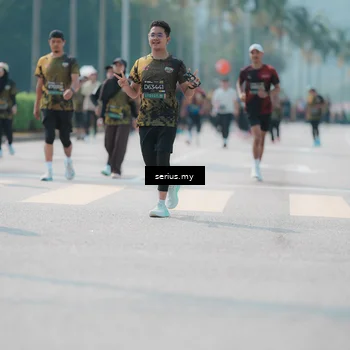 Runner Photo 6452342