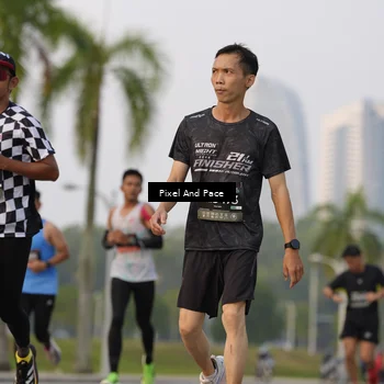 Runner Photo 6452351