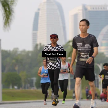 Runner Photo 6452374