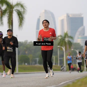 Runner Photo 6452386