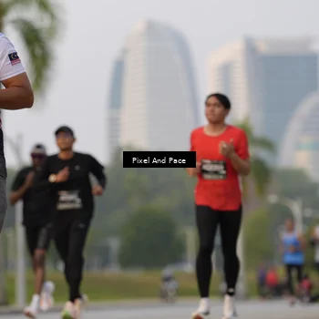 Runner Photo 6452391