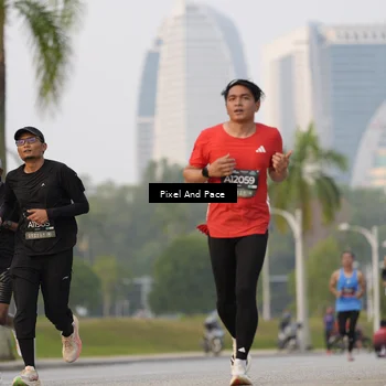 Runner Photo 6452394
