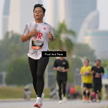 Runner Photo 6452476