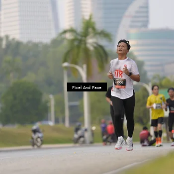 Runner Photo 6452499