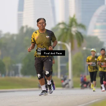 Runner Photo 6452543