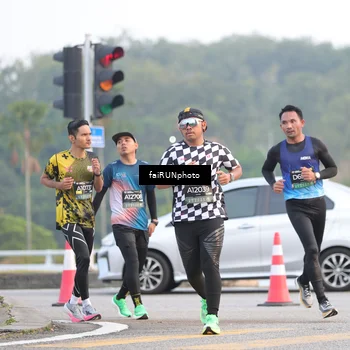 Runner Photo 6452771