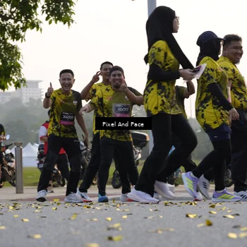 Runner Photo 6452772