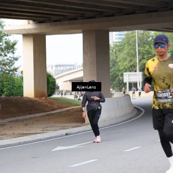 Runner Photo 6453037