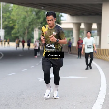Runner Photo 6453474