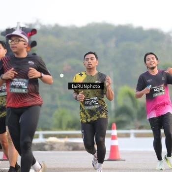 Runner Photo 6453536