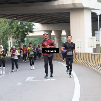 Runner Photo 6453667