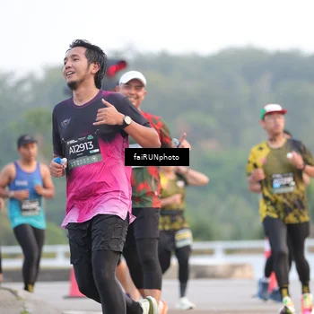 Runner Photo 6453672