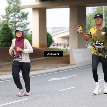 Runner Photo 6453736