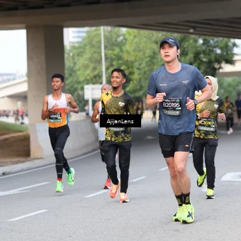 Runner Photo 6454110
