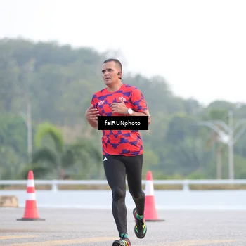 Runner Photo 6454216