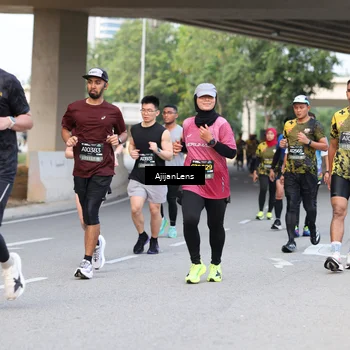 Runner Photo 6456040