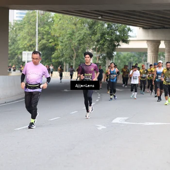 Runner Photo 6456111