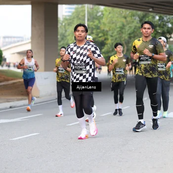 Runner Photo 6456424