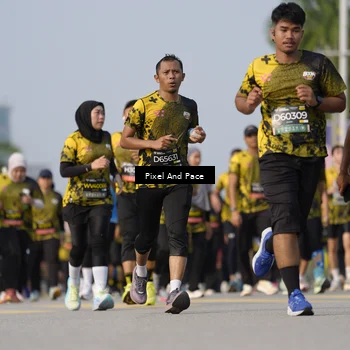 Runner Photo 6456855
