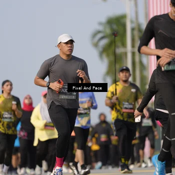 Runner Photo 6457043