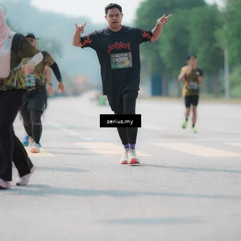 Runner Photo 6457942
