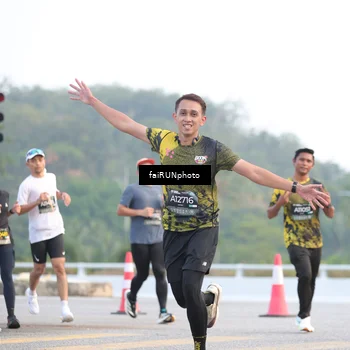 Runner Photo 6458011