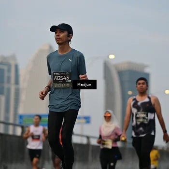 Runner Photo 6458234