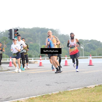 Runner Photo 6458692