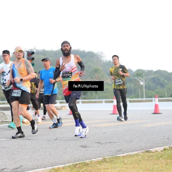 Runner Photo 6458775