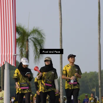 Runner Photo 6459075