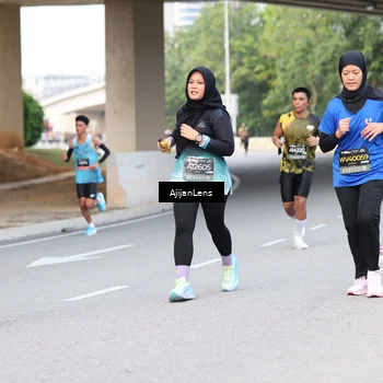 Runner Photo 6459112