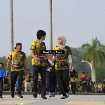 Runner Photo 6459213