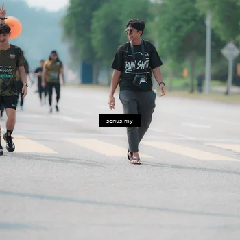 Runner Photo 6459373