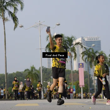 Runner Photo 6459425