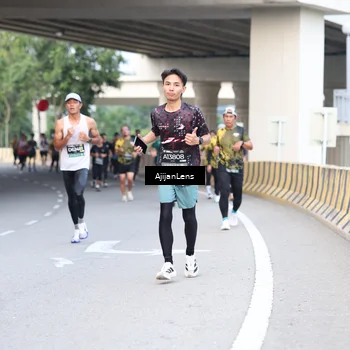Runner Photo 6459751