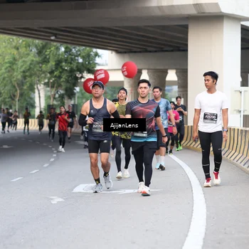 Runner Photo 6460028