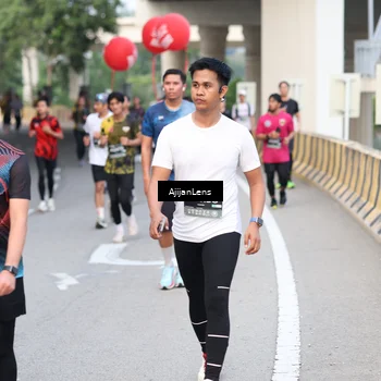 Runner Photo 6460140