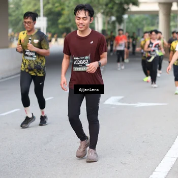 Runner Photo 6460385