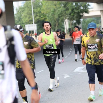 Runner Photo 6460404