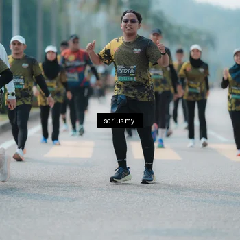 Runner Photo 6462024