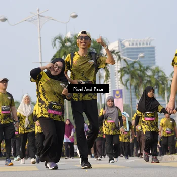 Runner Photo 6463273